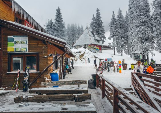 un chalet en bas des pistes de ski