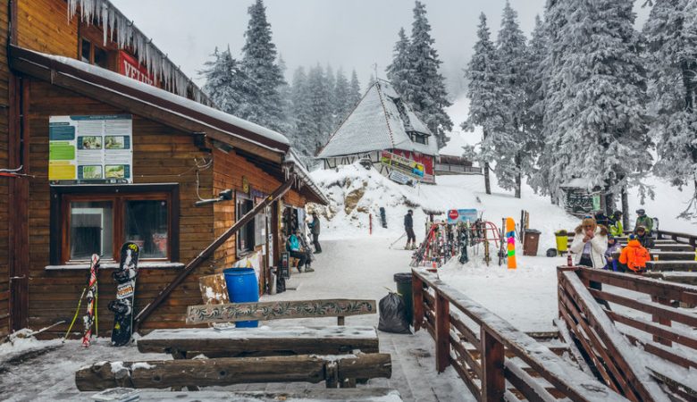 un chalet en bas des pistes de ski