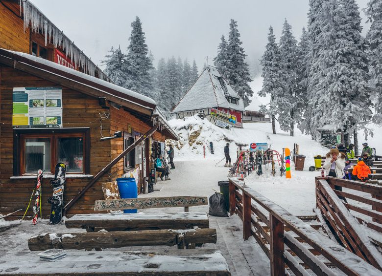 un chalet en bas des pistes de ski